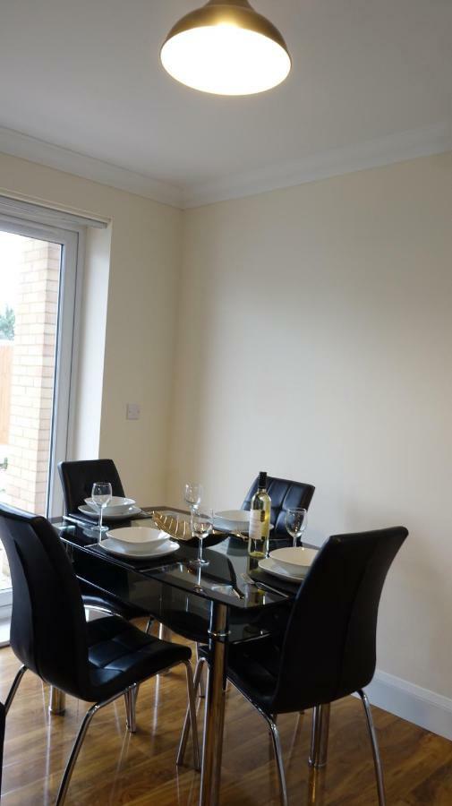 Apartamento Luxury 2 Bed 2 Bath - Free Parking - 5Min To Airport - Sleeps 6 Ashford  Exterior foto